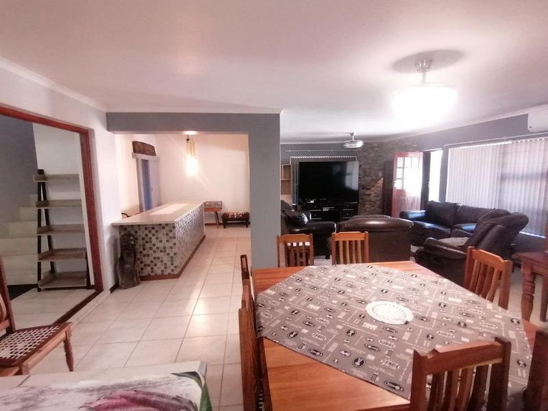 5 Bedroom Property for Sale in Fraaiuitsig Western Cape